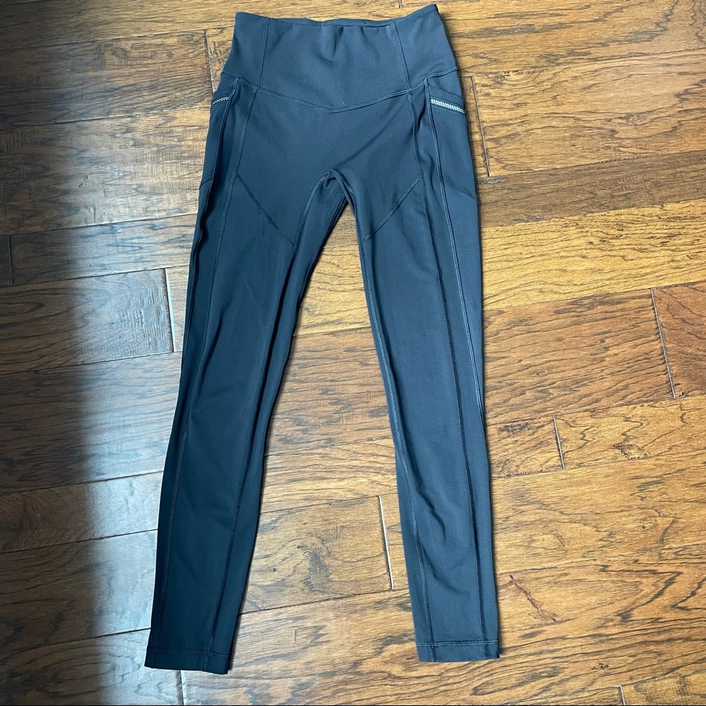Lululemon Black Reflective Luxtreme Leggings size 8